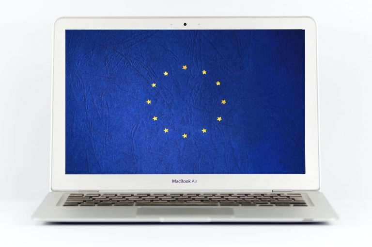 Immagine Copertina - Un’Europa digitale