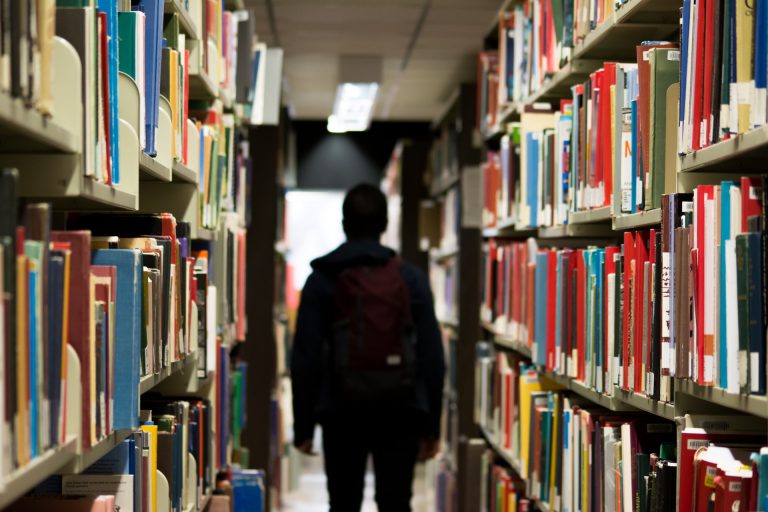 Immagine Copertina - Combattiamo l’odio con l’educazione